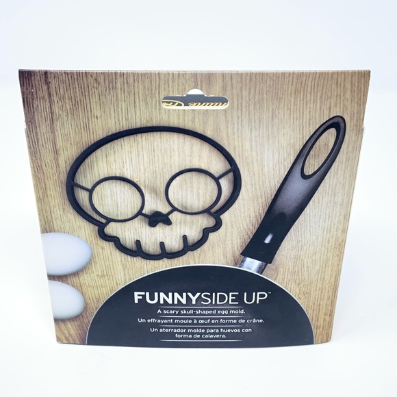 FRED Funny Side Up Egg Skull Crossbone Silicone Kitchen Home Cooking Sunny Mold - Picture 2 of 5